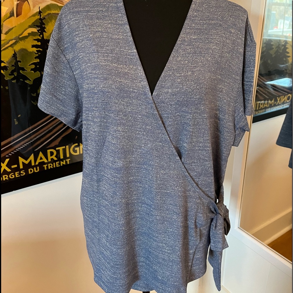 NWT gap factory women’s wrap top size xxl.  Color is heather blue.